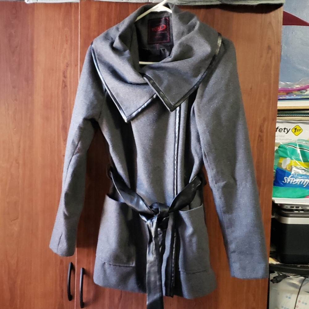 Grey coat - Picture 2 of 3
